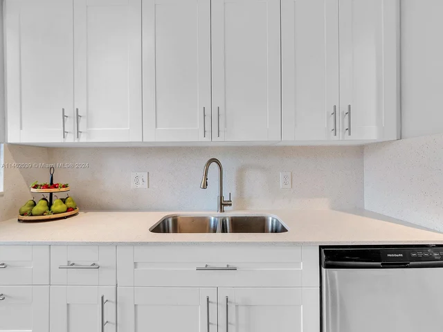 1600 SW 127th Way # 304C, Pembroke Pines FL 33027