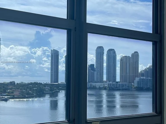 3530 Mystic Pointe Dr # 1213, Aventura FL 33180