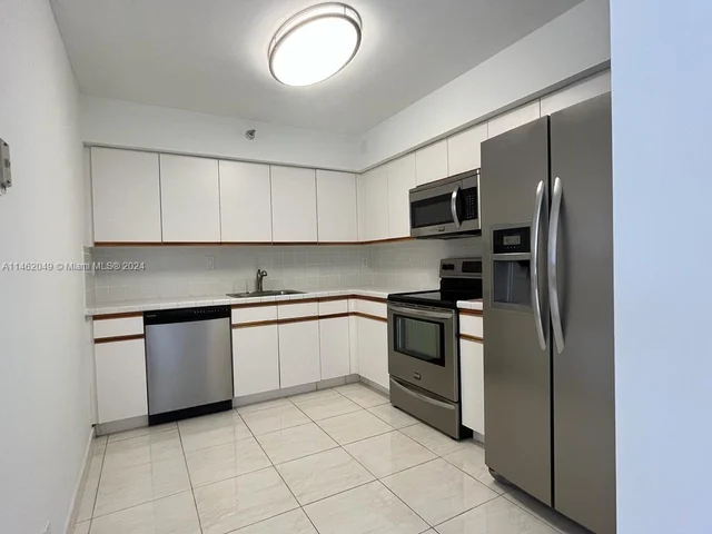 3530 Mystic Pointe Dr # 1213, Aventura FL 33180