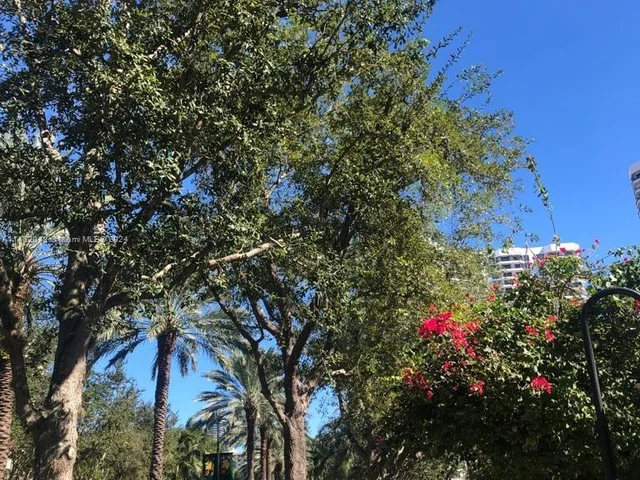 3530 Mystic Pointe Dr # 1213, Aventura FL 33180