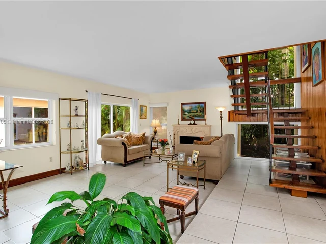 1015 Venetia Ave, Coral Gables FL 33134