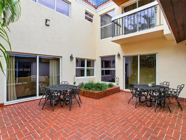 1015 Venetia Ave, Coral Gables FL 33134