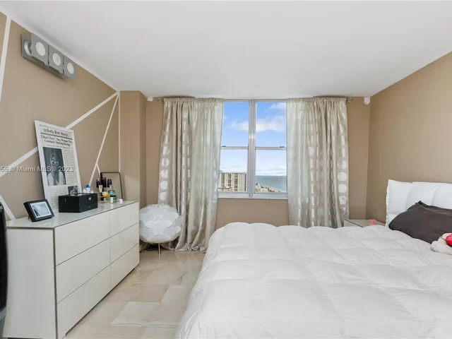 2101 S Ocean Dr # 2404, Hollywood FL 33019