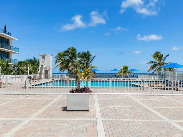 2101 S Ocean Dr # 2404, Hollywood FL 33019