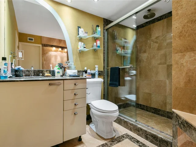 2101 S Ocean Dr # 2404, Hollywood FL 33019