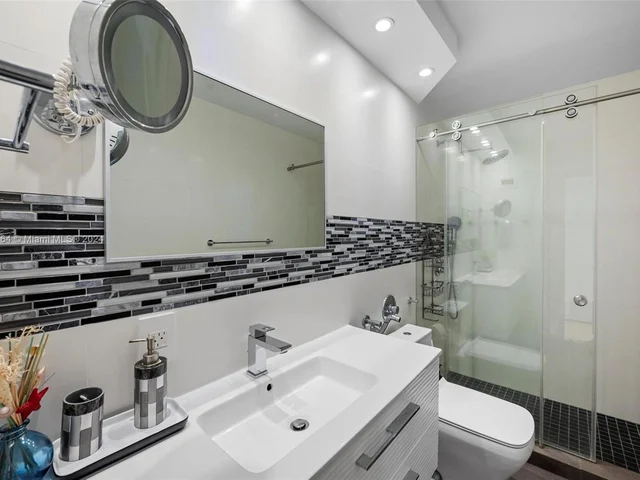 1121 Crandon Blvd # F1207, Key Biscayne FL 33149