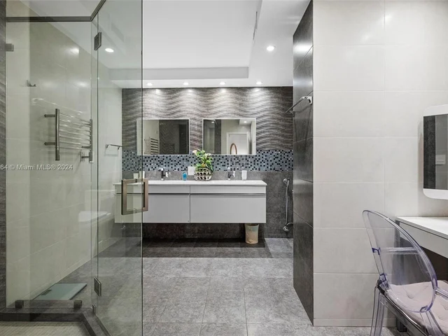 1121 Crandon Blvd # F1207, Key Biscayne FL 33149