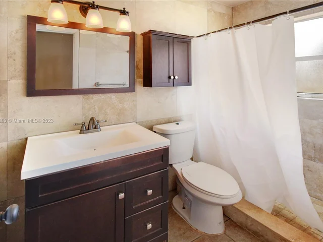 2610 NE 8th Ave, Pompano Beach FL 33064