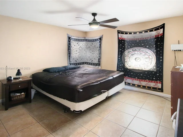 2610 NE 8th Ave, Pompano Beach FL 33064