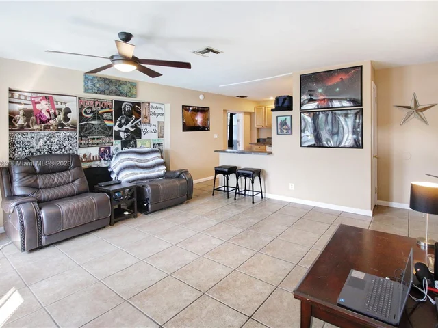 2610 NE 8th Ave, Pompano Beach FL 33064