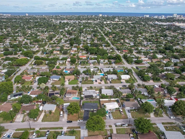 2610 NE 8th Ave, Pompano Beach FL 33064