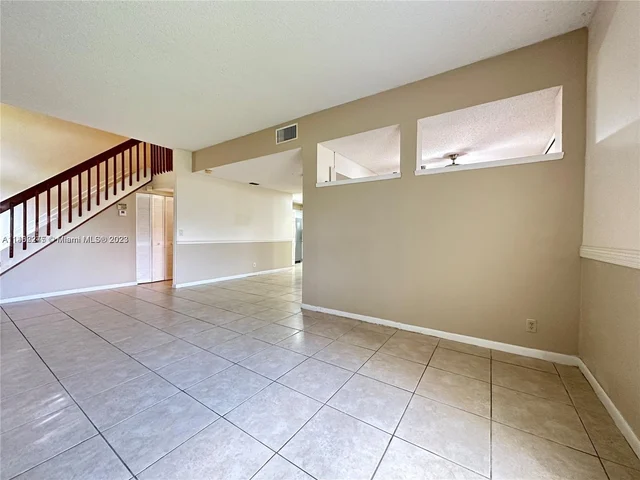 591 Racquet Club Rd # 3, Weston FL 33326