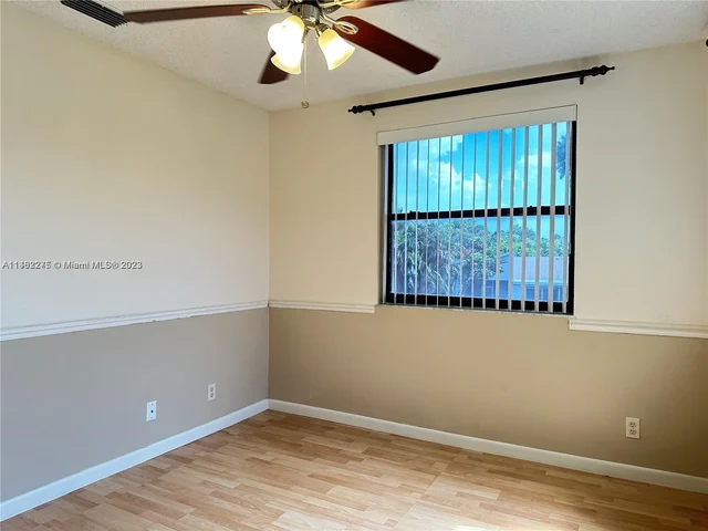 591 Racquet Club Rd # 3, Weston FL 33326