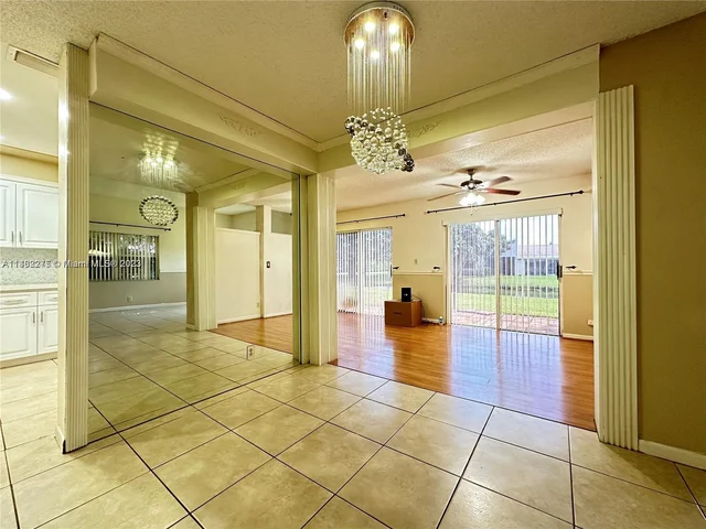 591 Racquet Club Rd # 3, Weston FL 33326