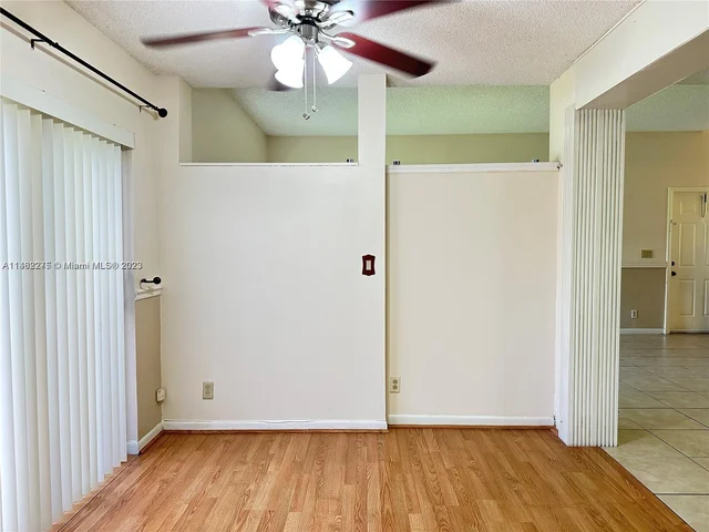 591 Racquet Club Rd # 3, Weston FL 33326