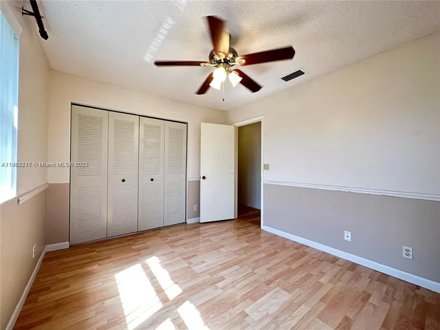 591 Racquet Club Rd # 3, Weston FL 33326