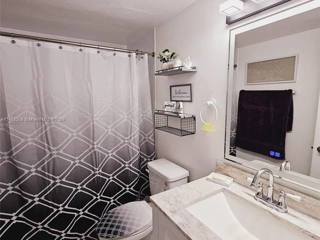 9310 Fontainebleau Blvd # 302, Miami FL 33172