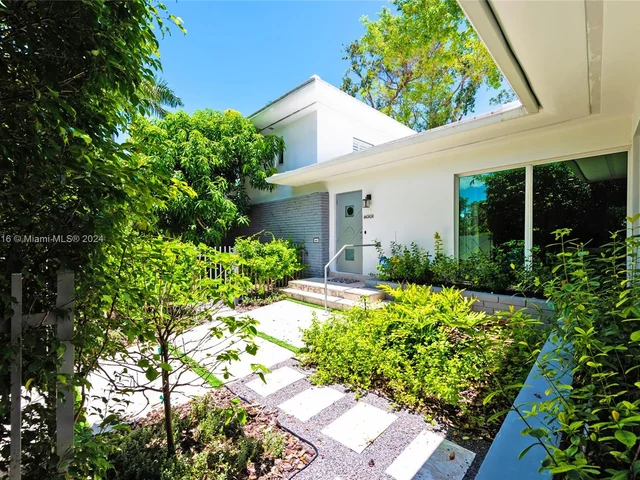 6001 N Bay Rd, Miami Beach FL 33140