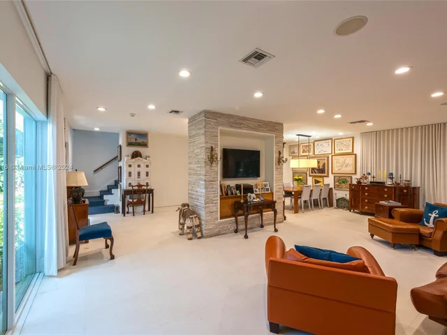 6001 N Bay Rd, Miami Beach FL 33140