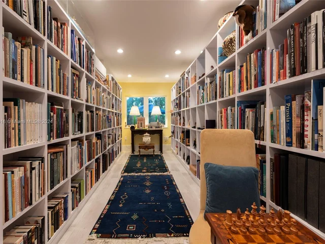 6001 N Bay Rd, Miami Beach FL 33140