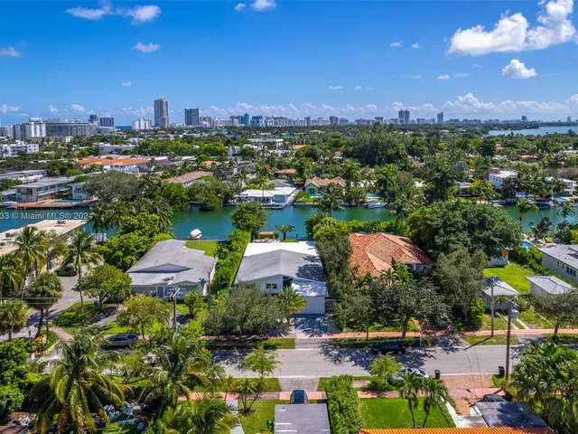 410 S Shore Dr, Miami Beach FL 33141