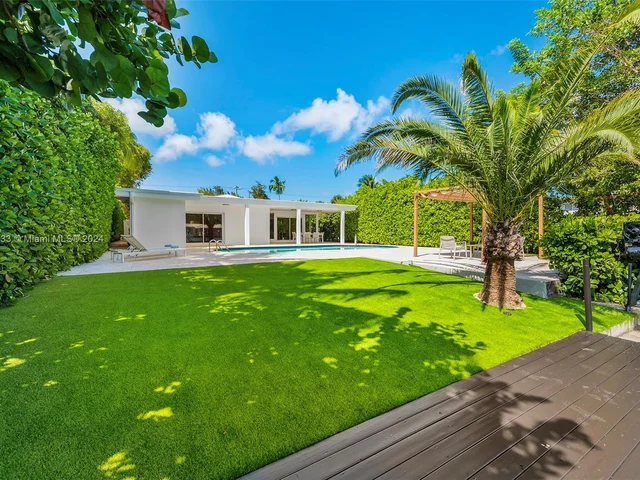 410 S Shore Dr, Miami Beach FL 33141