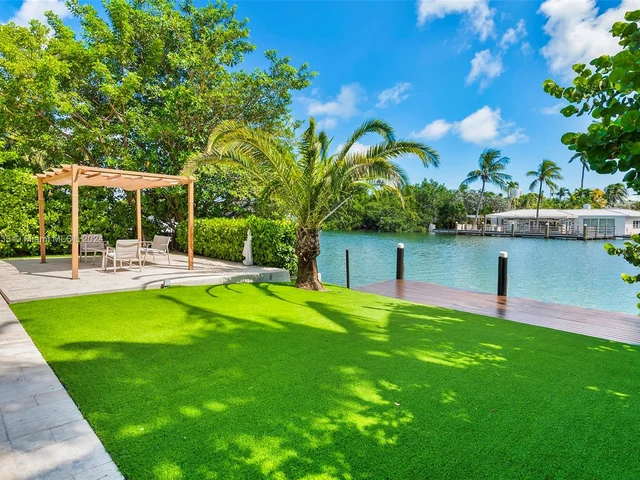 410 S Shore Dr, Miami Beach FL 33141