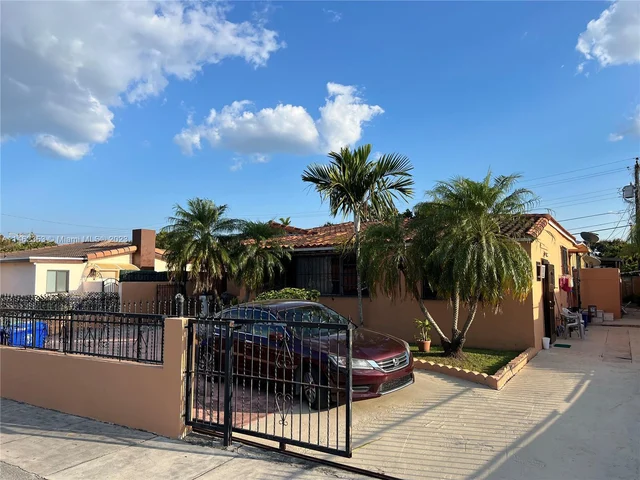 4360 SW 1st St, Miami FL 33134