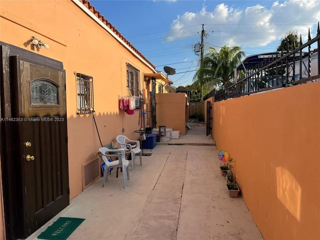 4360 SW 1st St, Miami FL 33134