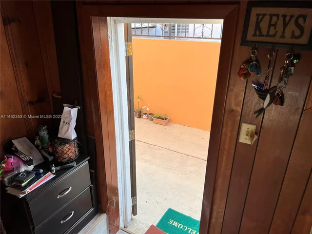 4360 SW 1st St, Miami FL 33134