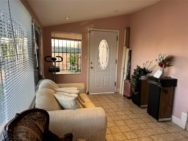 4360 SW 1st St, Miami FL 33134