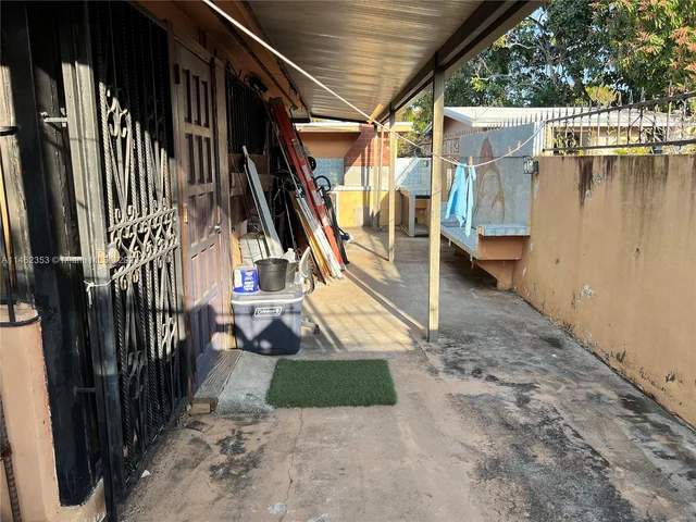 4360 SW 1st St, Miami FL 33134