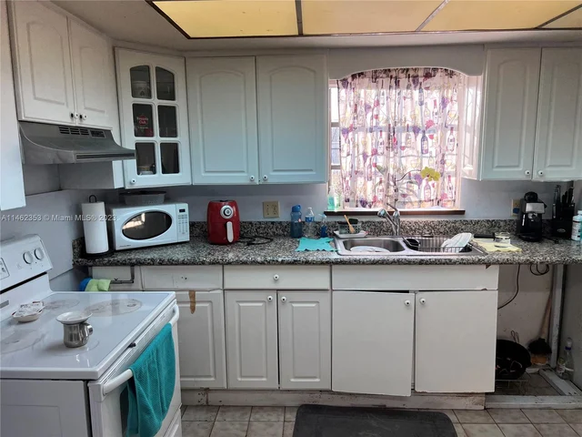 4360 SW 1st St, Miami FL 33134