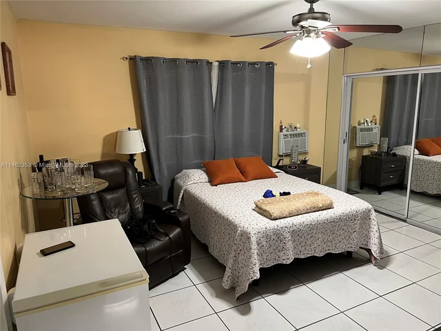 4360 SW 1st St, Miami FL 33134