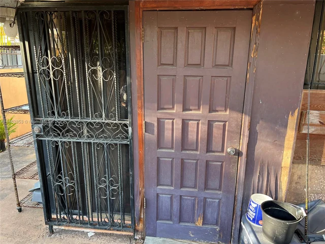 4360 SW 1st St, Miami FL 33134