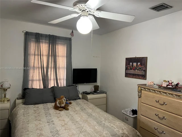 4360 SW 1st St, Miami FL 33134