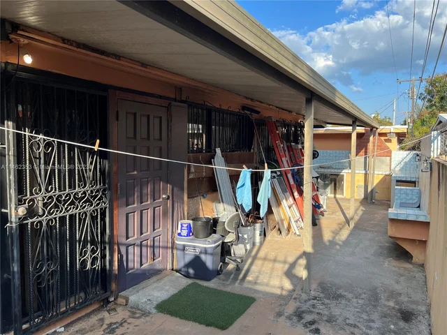 4360 SW 1st St, Miami FL 33134