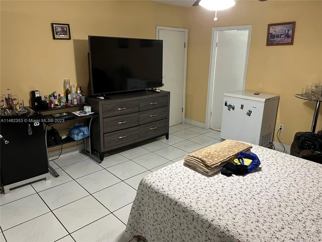 4360 SW 1st St, Miami FL 33134