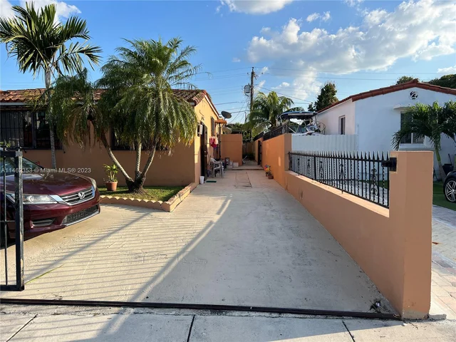 4360 SW 1st St, Miami FL 33134