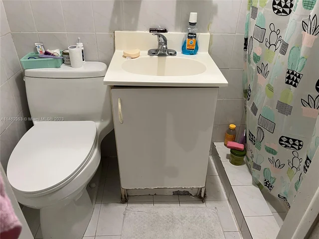 4360 SW 1st St, Miami FL 33134