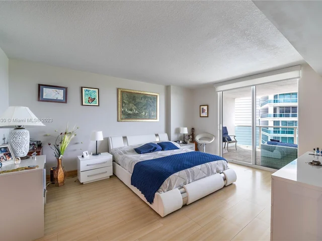 2101 Brickell Ave # 1610, Miami FL 33129