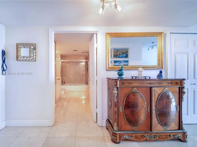 2101 Brickell Ave # 1610, Miami FL 33129