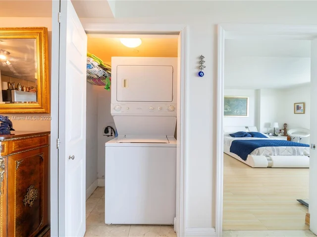 2101 Brickell Ave # 1610, Miami FL 33129