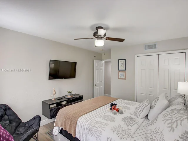 5156 Conroy Road # 1117, Orlando FL 32811