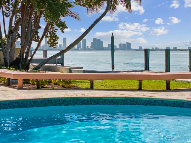 5060 N Bay Rd, Miami Beach FL 33140