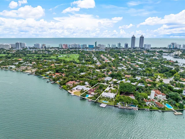 5060 N Bay Rd, Miami Beach FL 33140