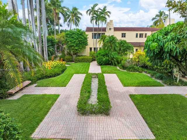 5060 N Bay Rd, Miami Beach FL 33140