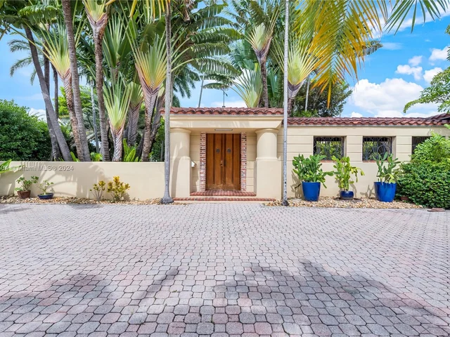 5060 N Bay Rd, Miami Beach FL 33140