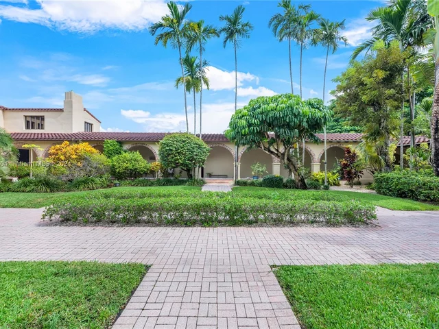 5060 N Bay Rd, Miami Beach FL 33140