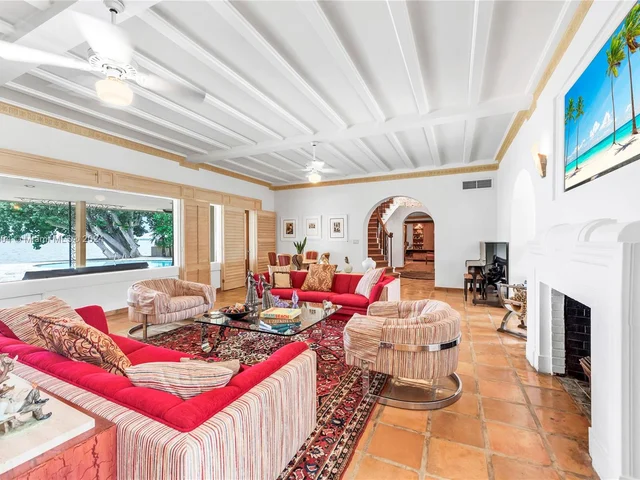 5060 N Bay Rd, Miami Beach FL 33140